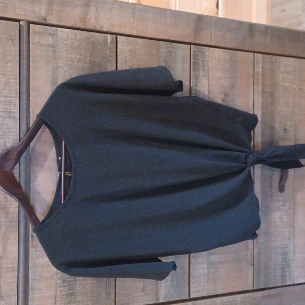 Black Front Knot Top
